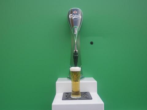 Carlsberg-Beer-Dispensing-Billboard-2
